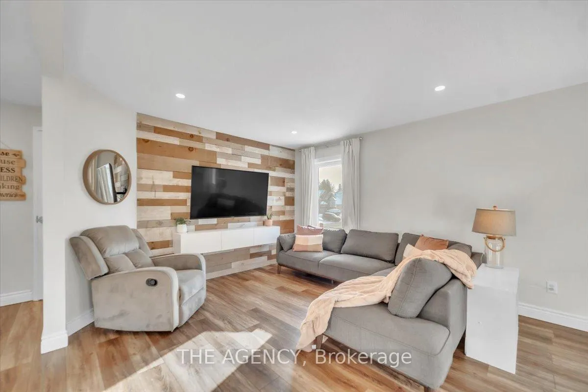 Photo 7 of 1806 Edenwood Drive, Oshawa, Samac — HOMEH
