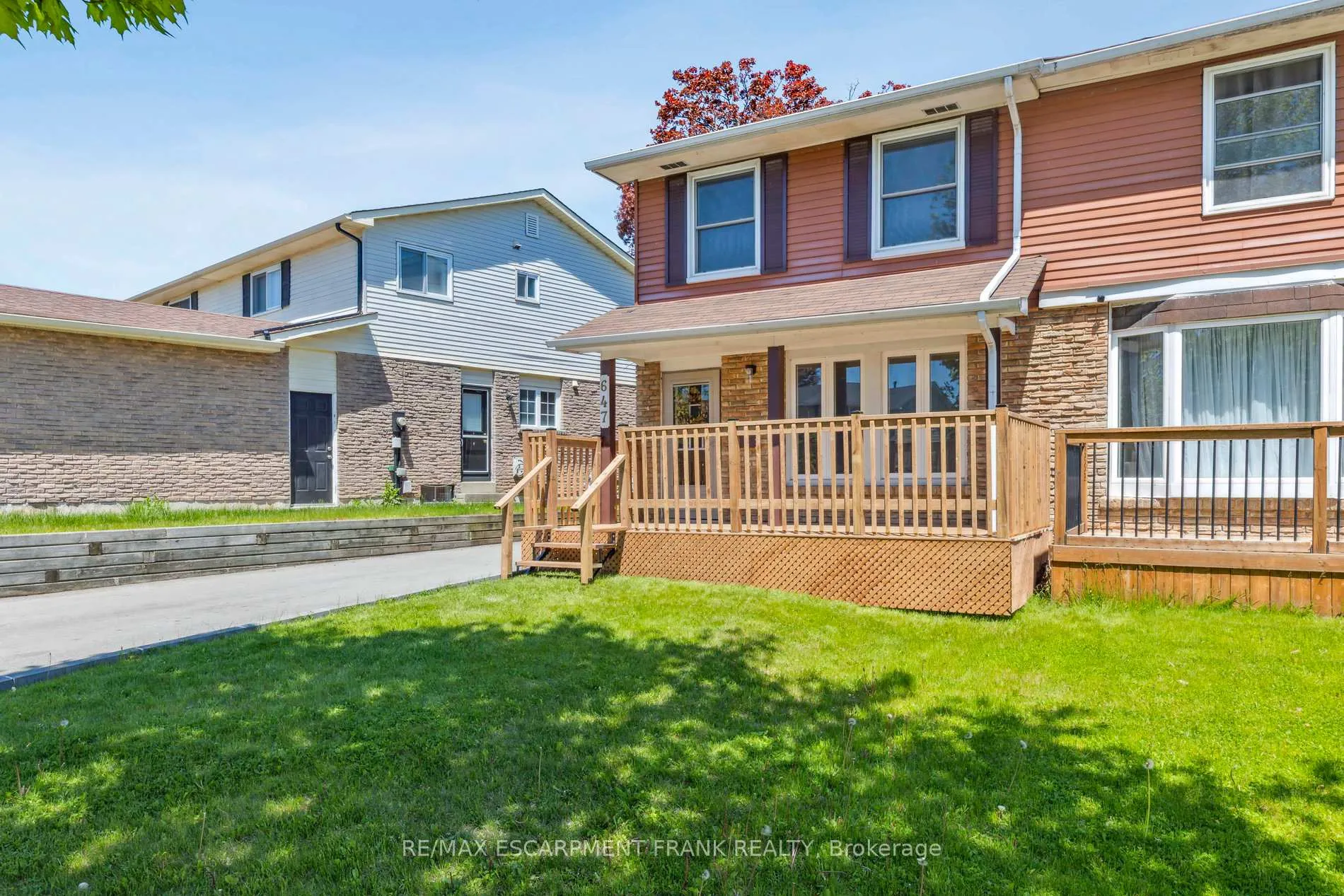 Photo 3 of 647 Balsam Crescent, Oshawa, Lakeview — HOMEH