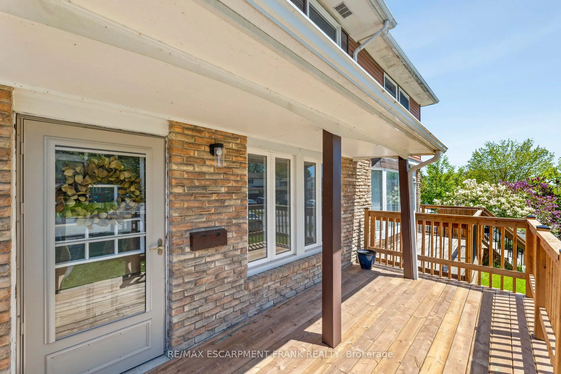 Photo 4 of 647 Balsam Crescent, Oshawa, Lakeview — HOMEH
