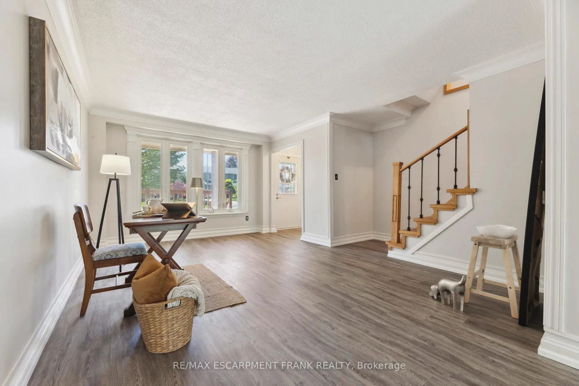 Photo 9 of 647 Balsam Crescent, Oshawa, Lakeview — HOMEH