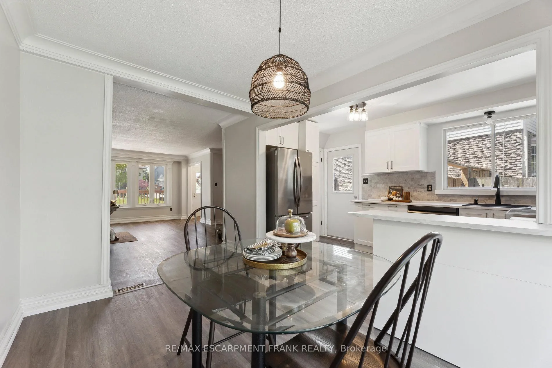 Photo 12 of 647 Balsam Crescent, Oshawa, Lakeview — HOMEH