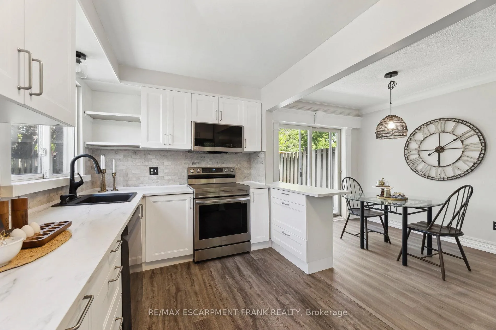 Photo 14 of 647 Balsam Crescent, Oshawa, Lakeview — HOMEH