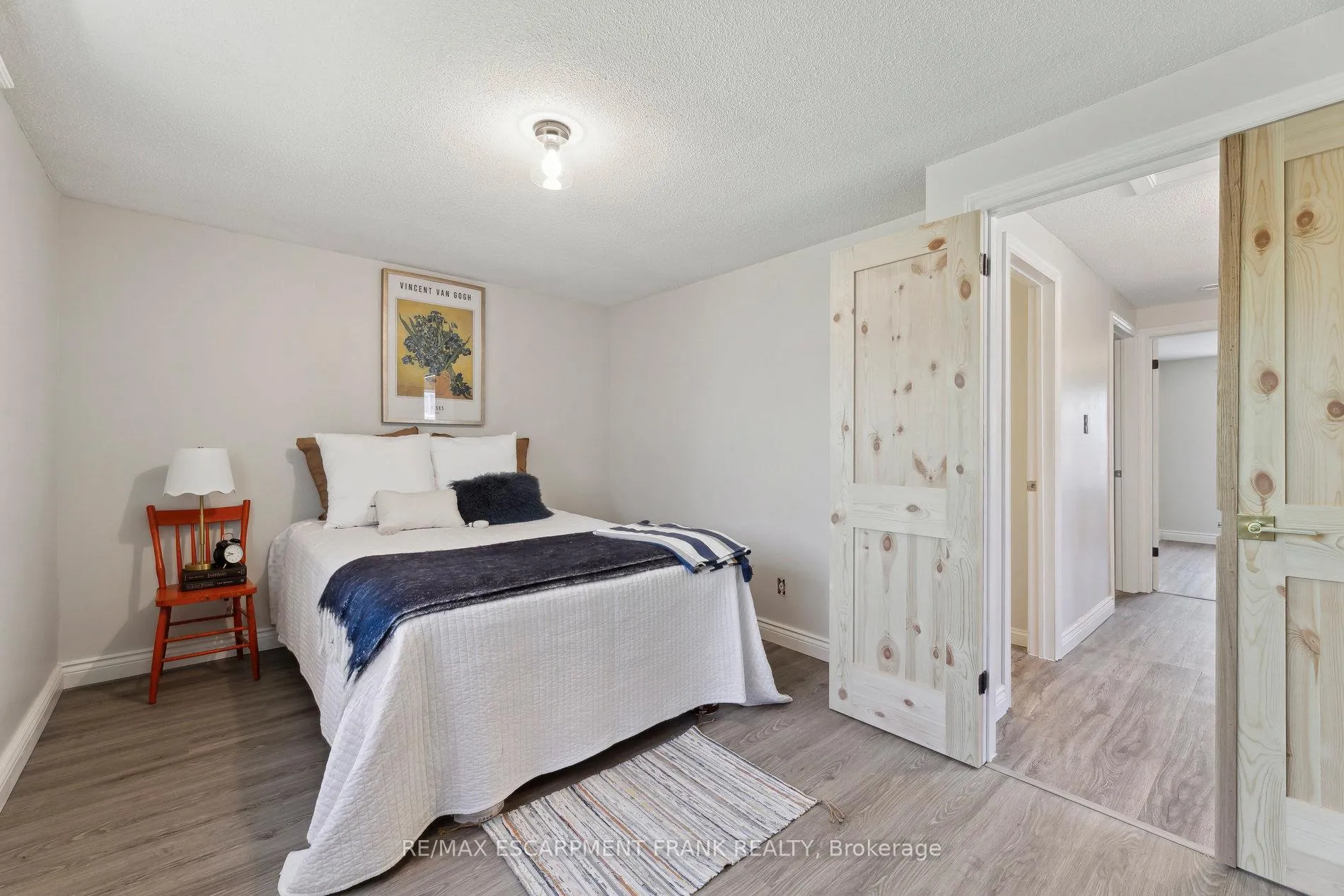 Photo 19 of 647 Balsam Crescent, Oshawa, Lakeview — HOMEH