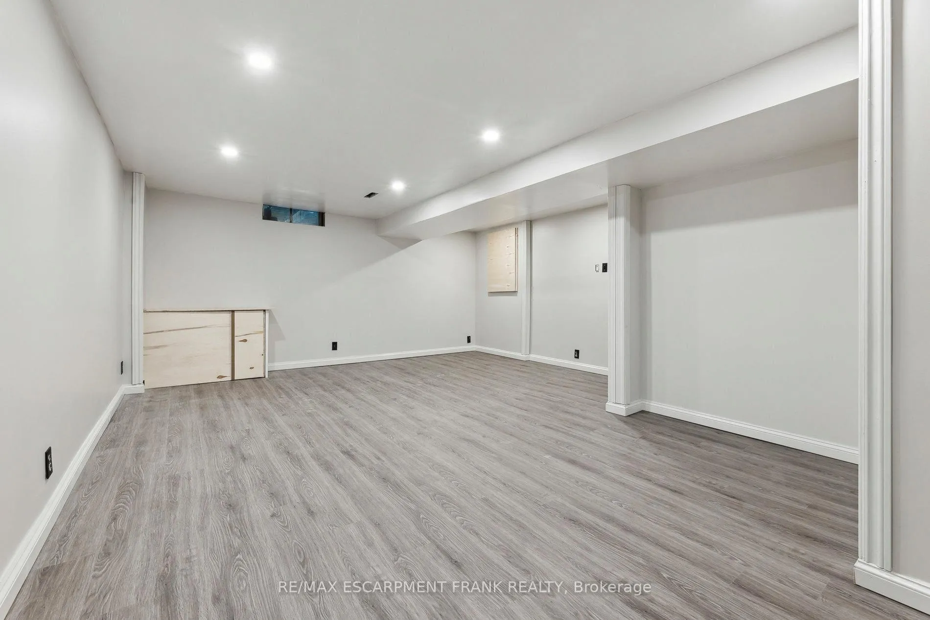 Photo 26 of 647 Balsam Crescent, Oshawa, Lakeview — HOMEH