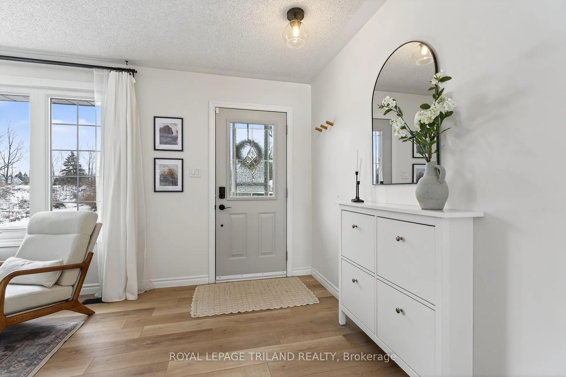 Photo 4 of 133 Delaware Street, Middlesex Centre, Komoka — HOMEH