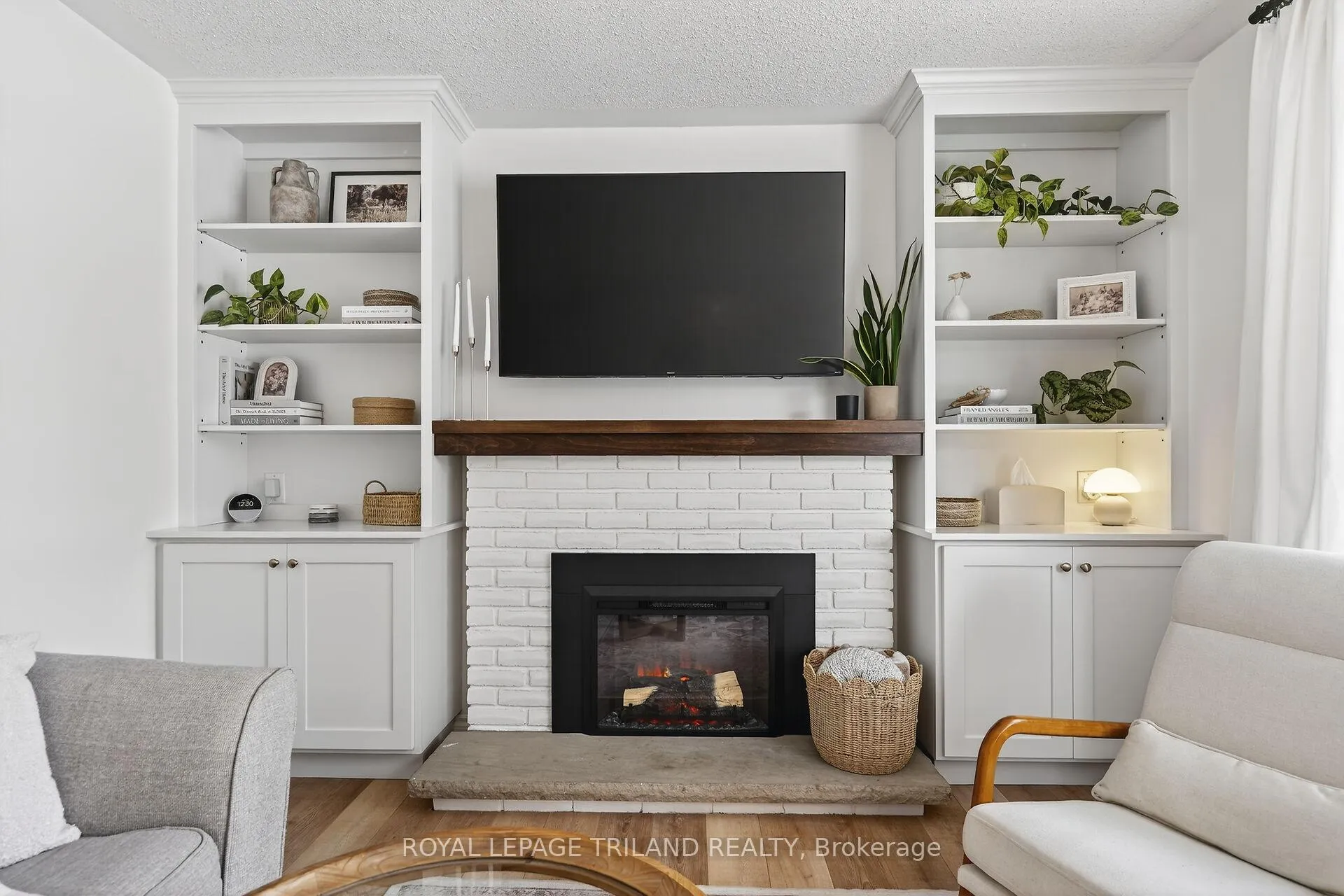 Photo 7 of 133 Delaware Street, Middlesex Centre, Komoka — HOMEH