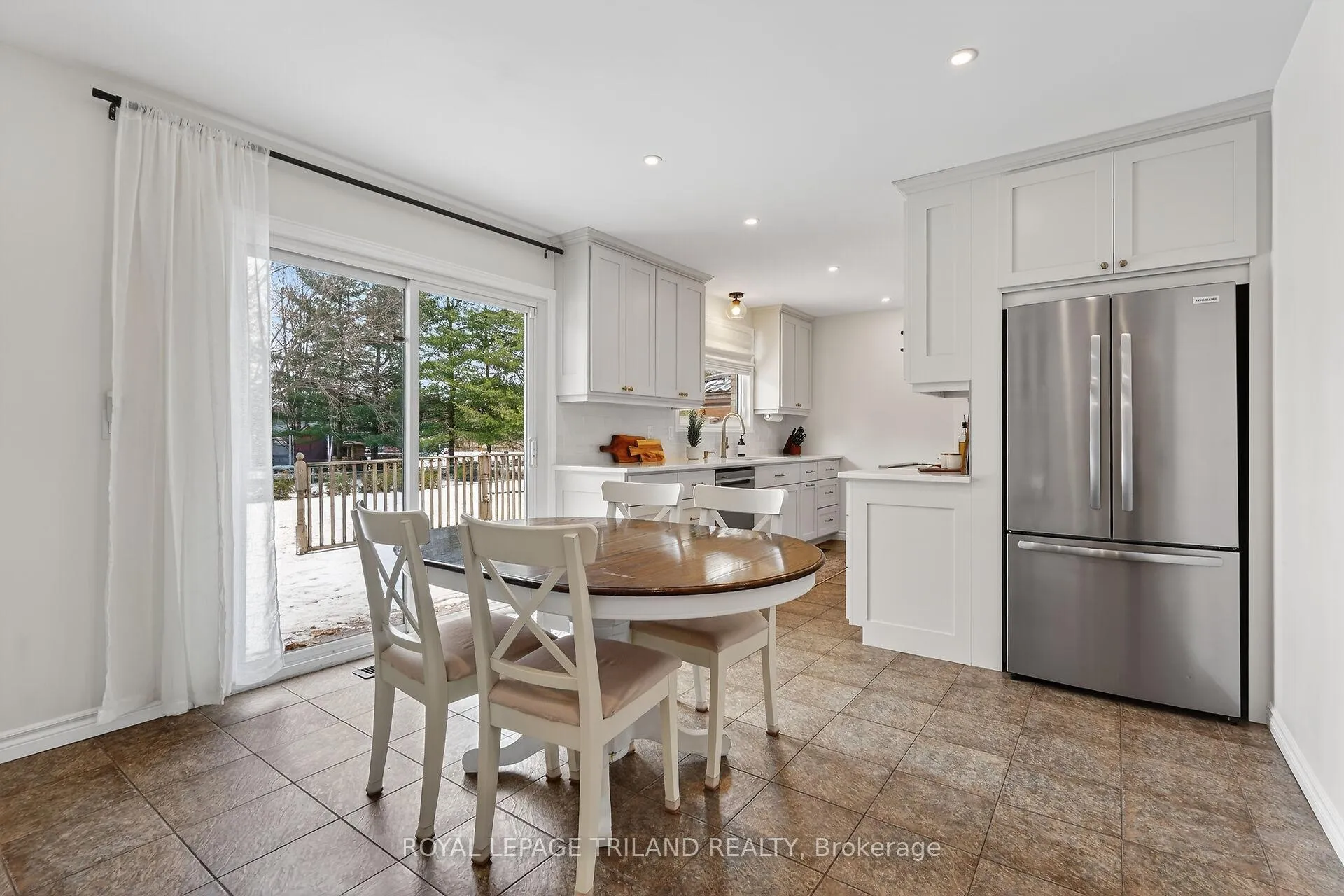 Photo 8 of 133 Delaware Street, Middlesex Centre, Komoka — HOMEH