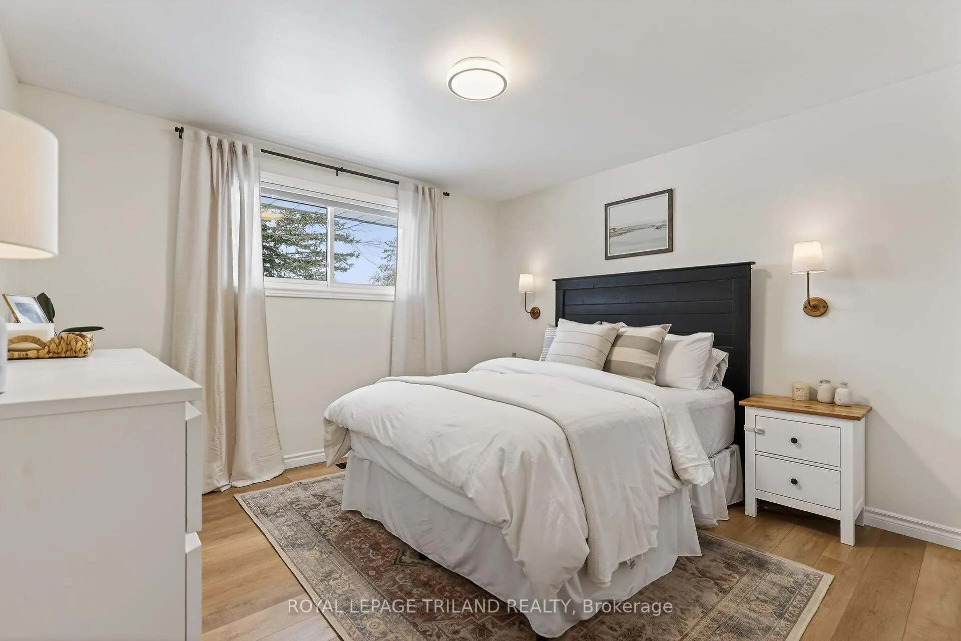 Photo 15 of 133 Delaware Street, Middlesex Centre, Komoka — HOMEH