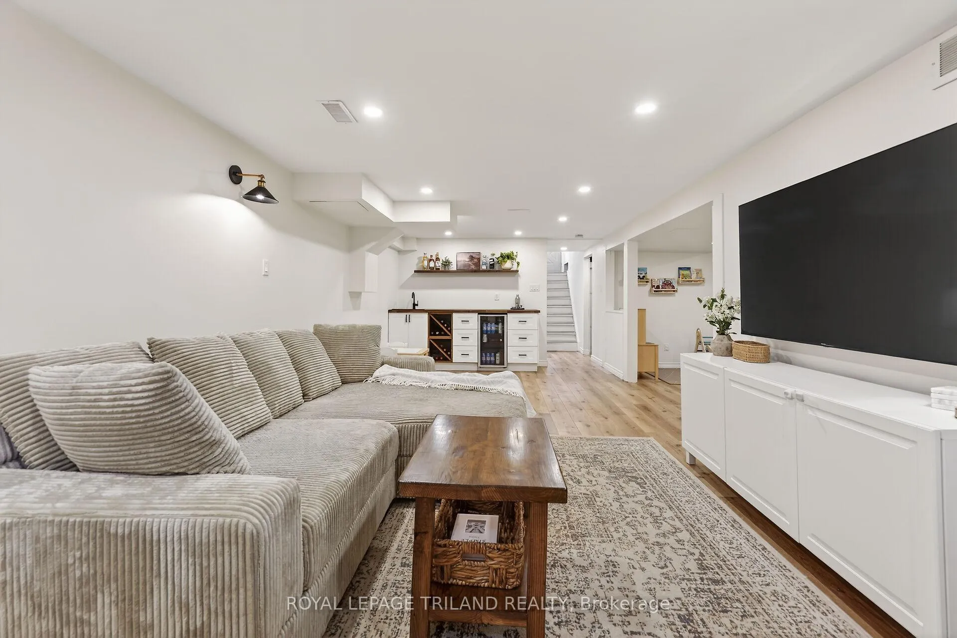 Photo 23 of 133 Delaware Street, Middlesex Centre, Komoka — HOMEH