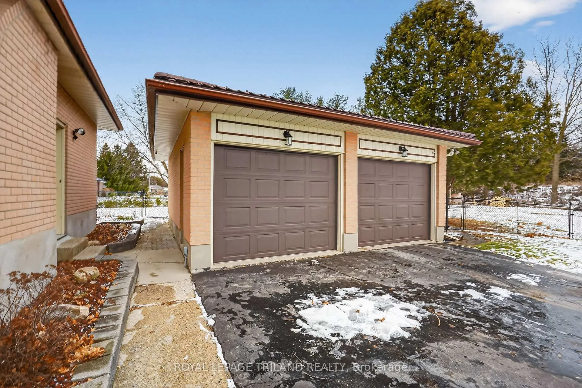 Photo 37 of 133 Delaware Street, Middlesex Centre, Komoka — HOMEH