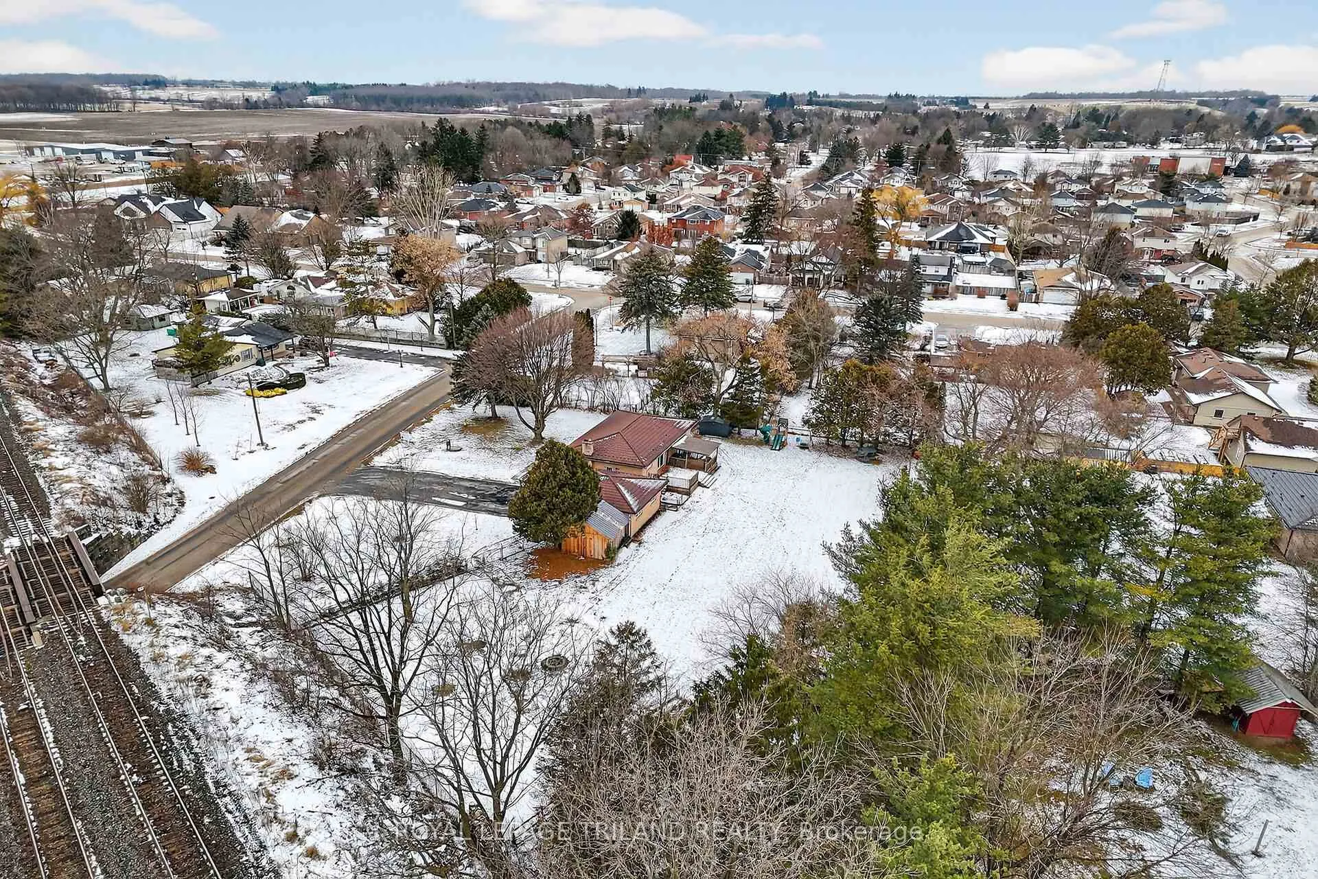 Photo 47 of 133 Delaware Street, Middlesex Centre, Komoka — HOMEH