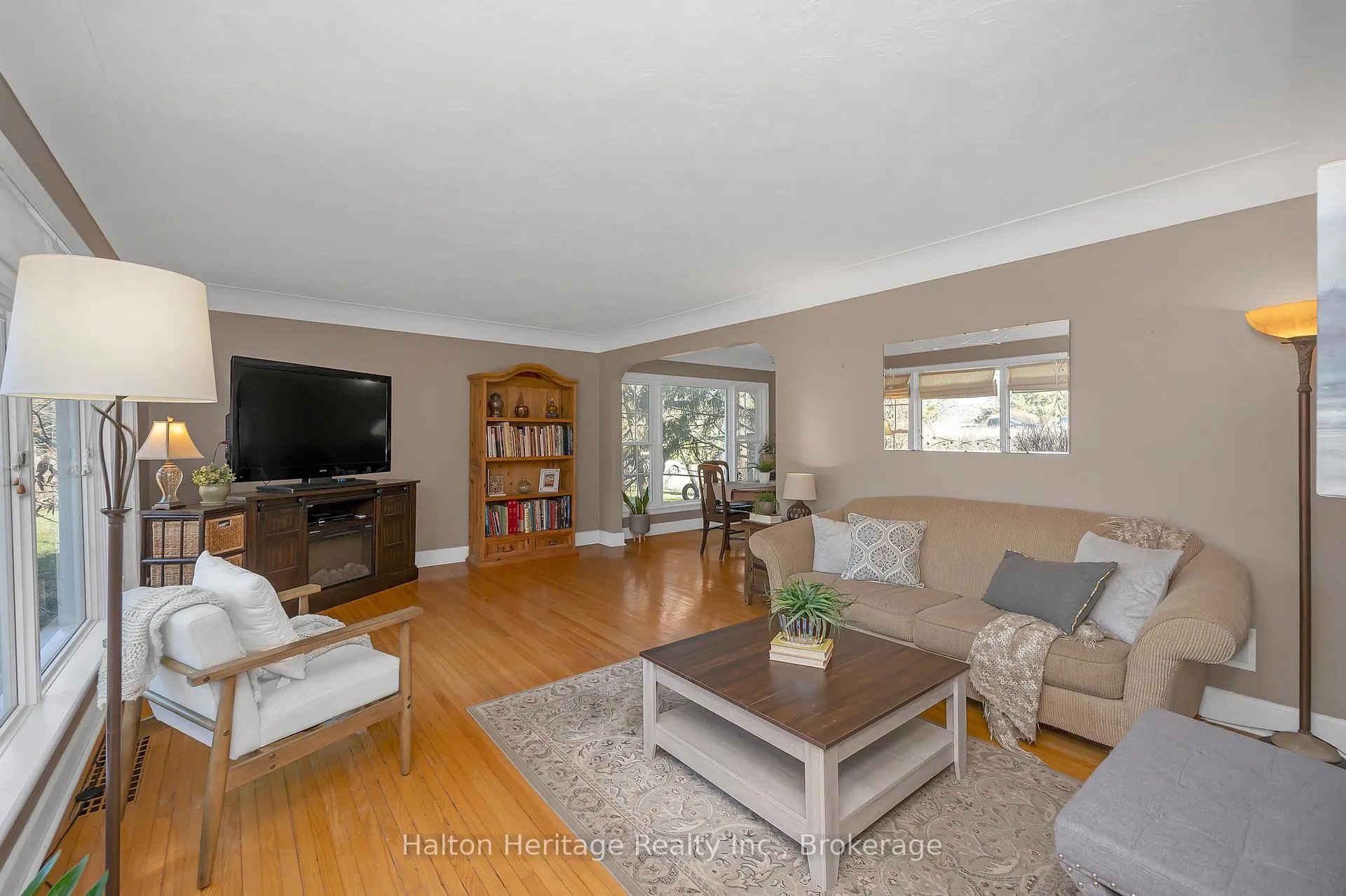 Photo 4 of 1386 Centre Road, Hamilton, Carlisle — HOMEH