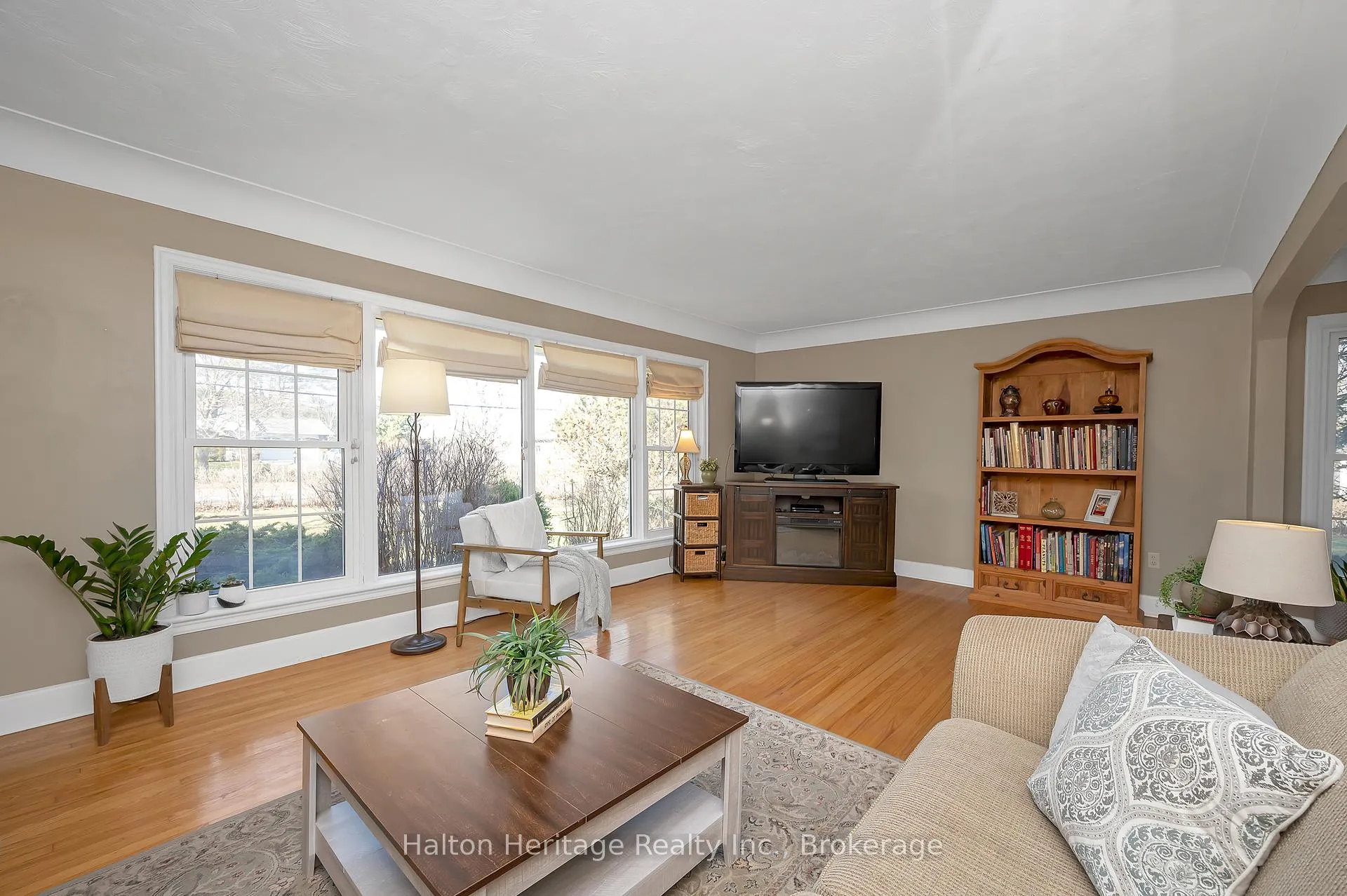 Photo 5 of 1386 Centre Road, Hamilton, Carlisle — HOMEH