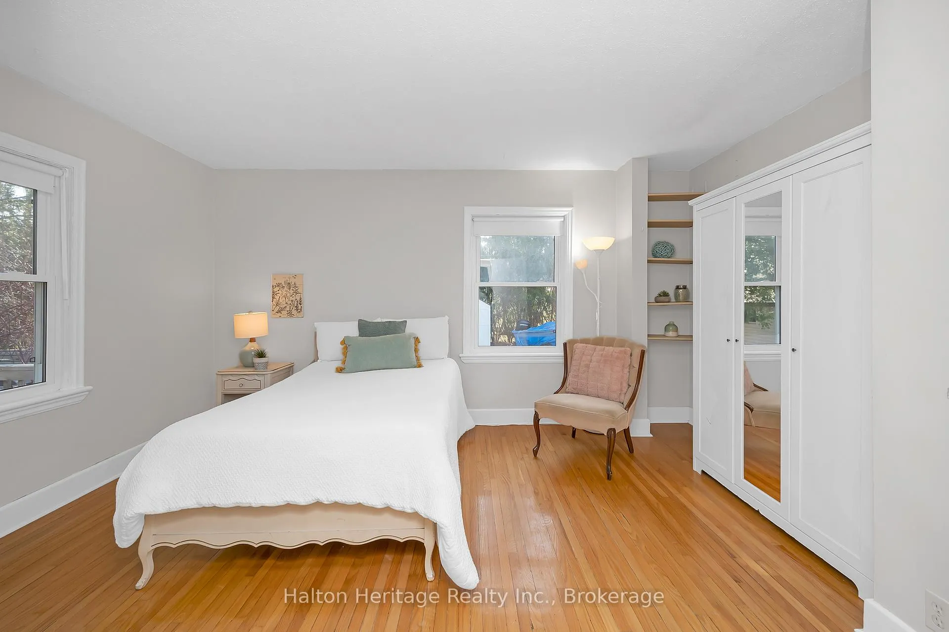 Photo 9 of 1386 Centre Road, Hamilton, Carlisle — HOMEH