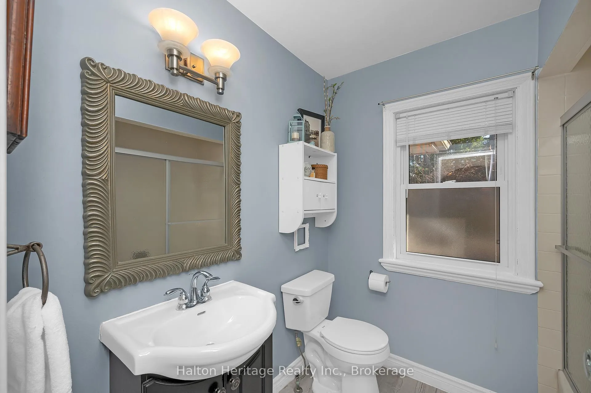 Photo 12 of 1386 Centre Road, Hamilton, Carlisle — HOMEH