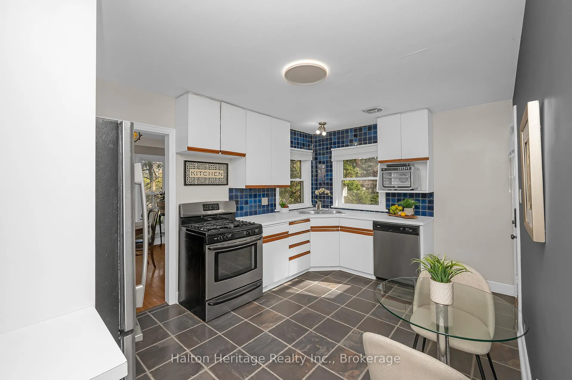 Photo 13 of 1386 Centre Road, Hamilton, Carlisle — HOMEH
