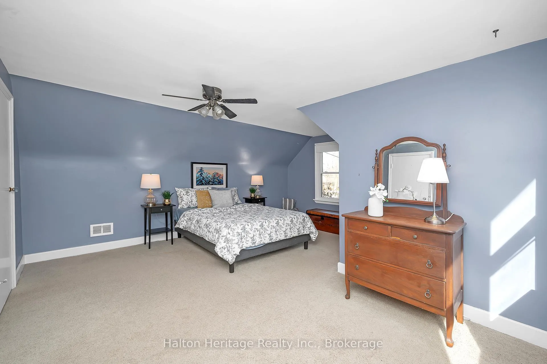 Photo 15 of 1386 Centre Road, Hamilton, Carlisle — HOMEH