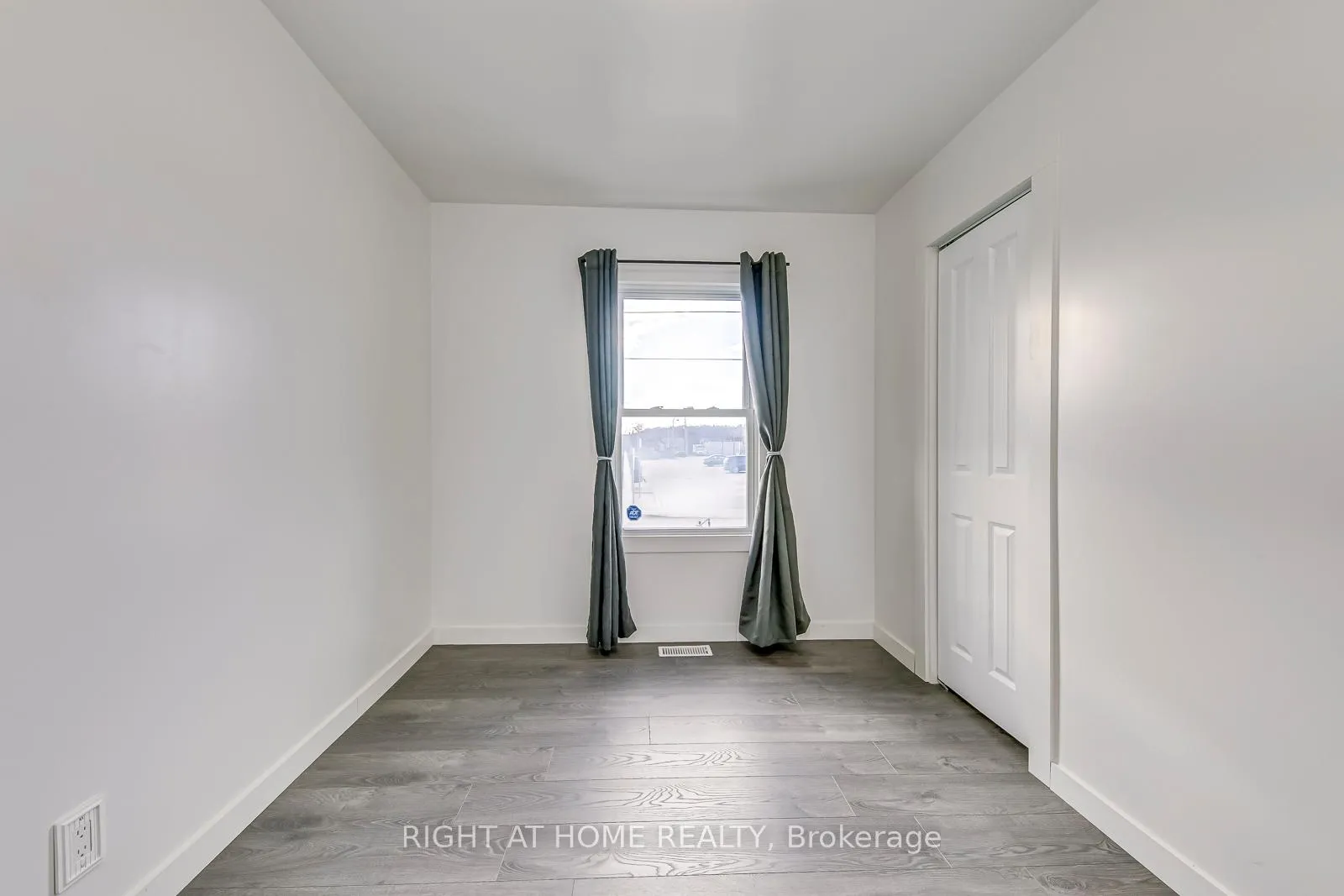 Photo 9 of 77 Hope Avenue, Hamilton, Homeside — HOMEH