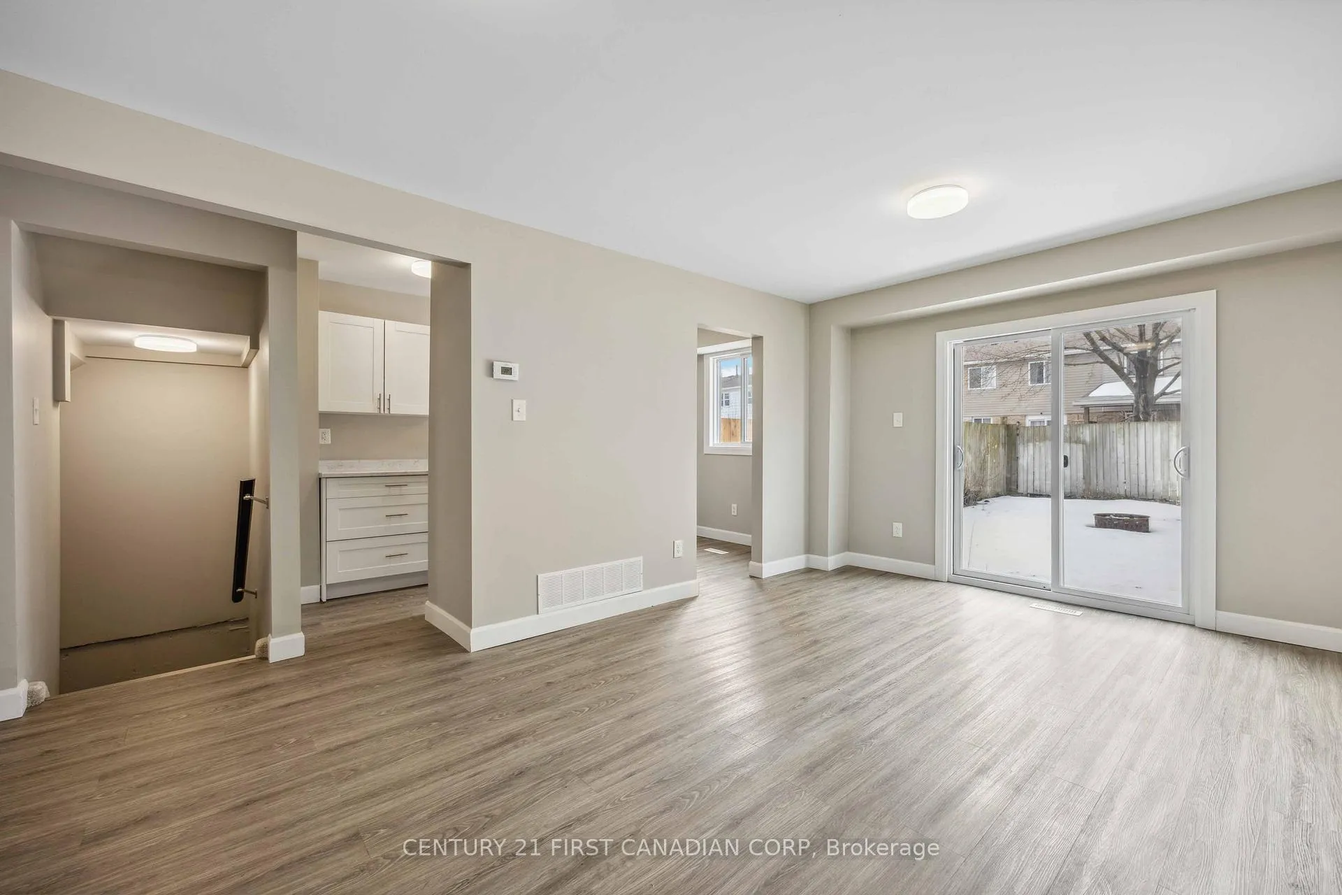 Photo 4 of 313 somerset Crescent, Sarnia — HOMEH