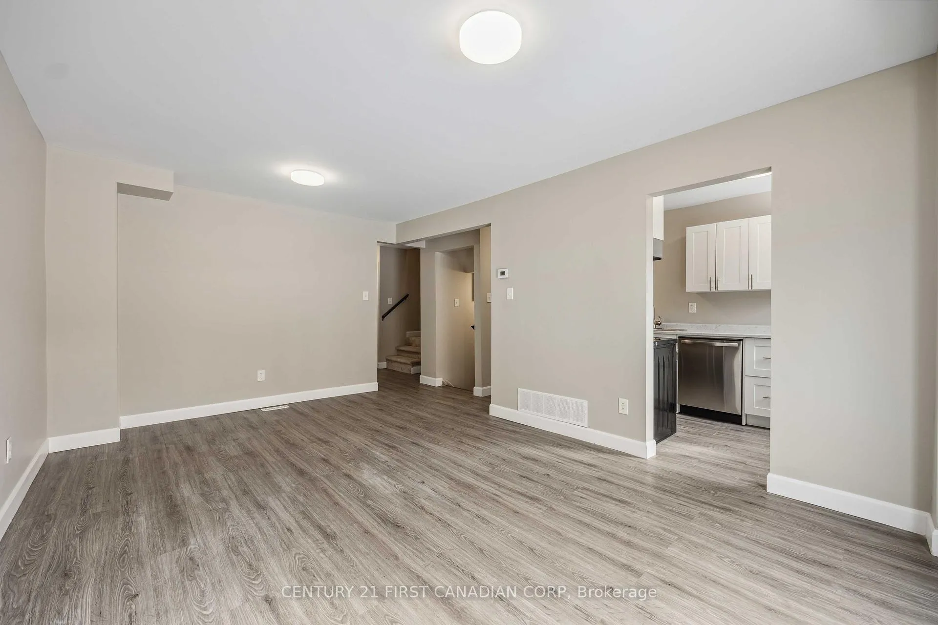 Photo 5 of 313 somerset Crescent, Sarnia — HOMEH