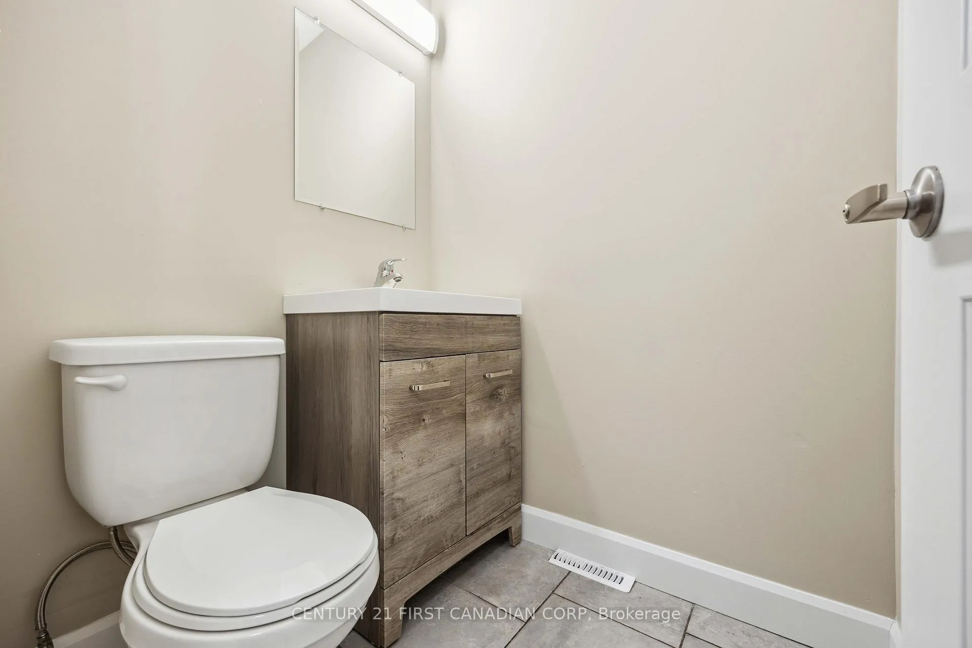 Photo 10 of 313 somerset Crescent, Sarnia — HOMEH