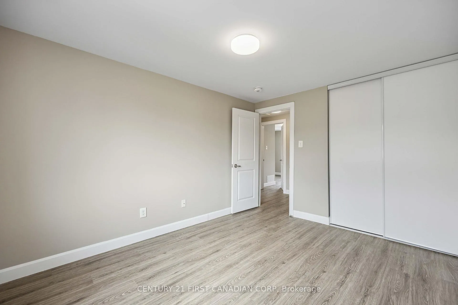 Photo 13 of 313 somerset Crescent, Sarnia — HOMEH