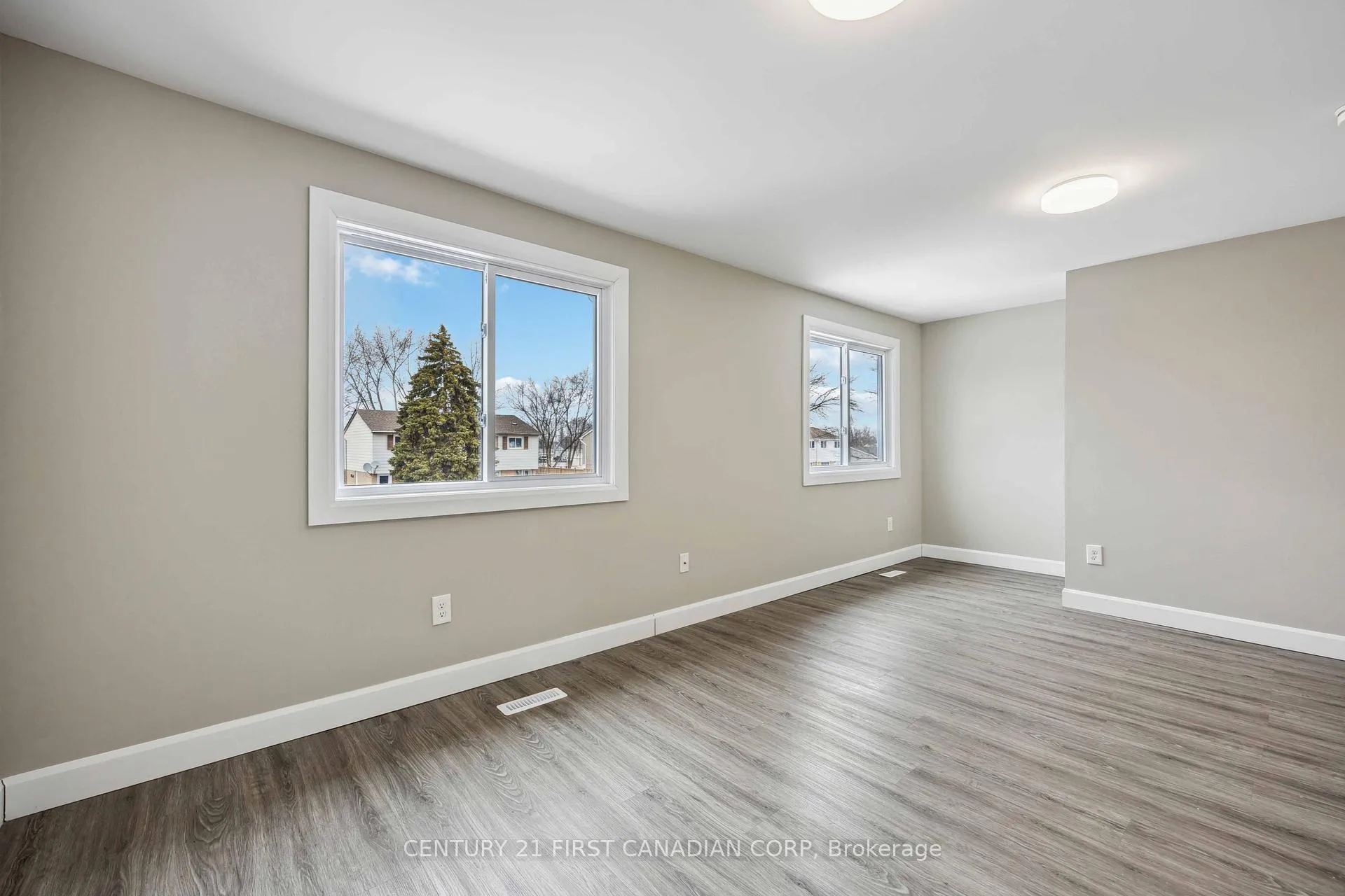 Photo 16 of 313 somerset Crescent, Sarnia — HOMEH