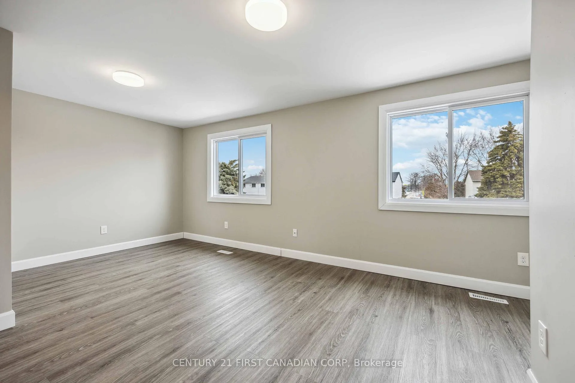 Photo 18 of 313 somerset Crescent, Sarnia — HOMEH