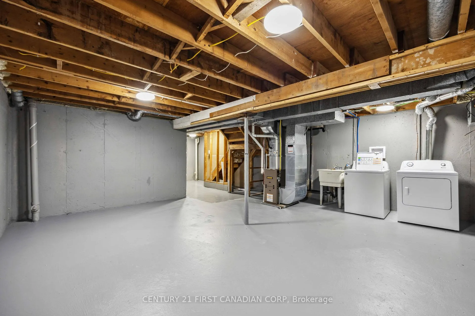 Photo 23 of 313 somerset Crescent, Sarnia — HOMEH