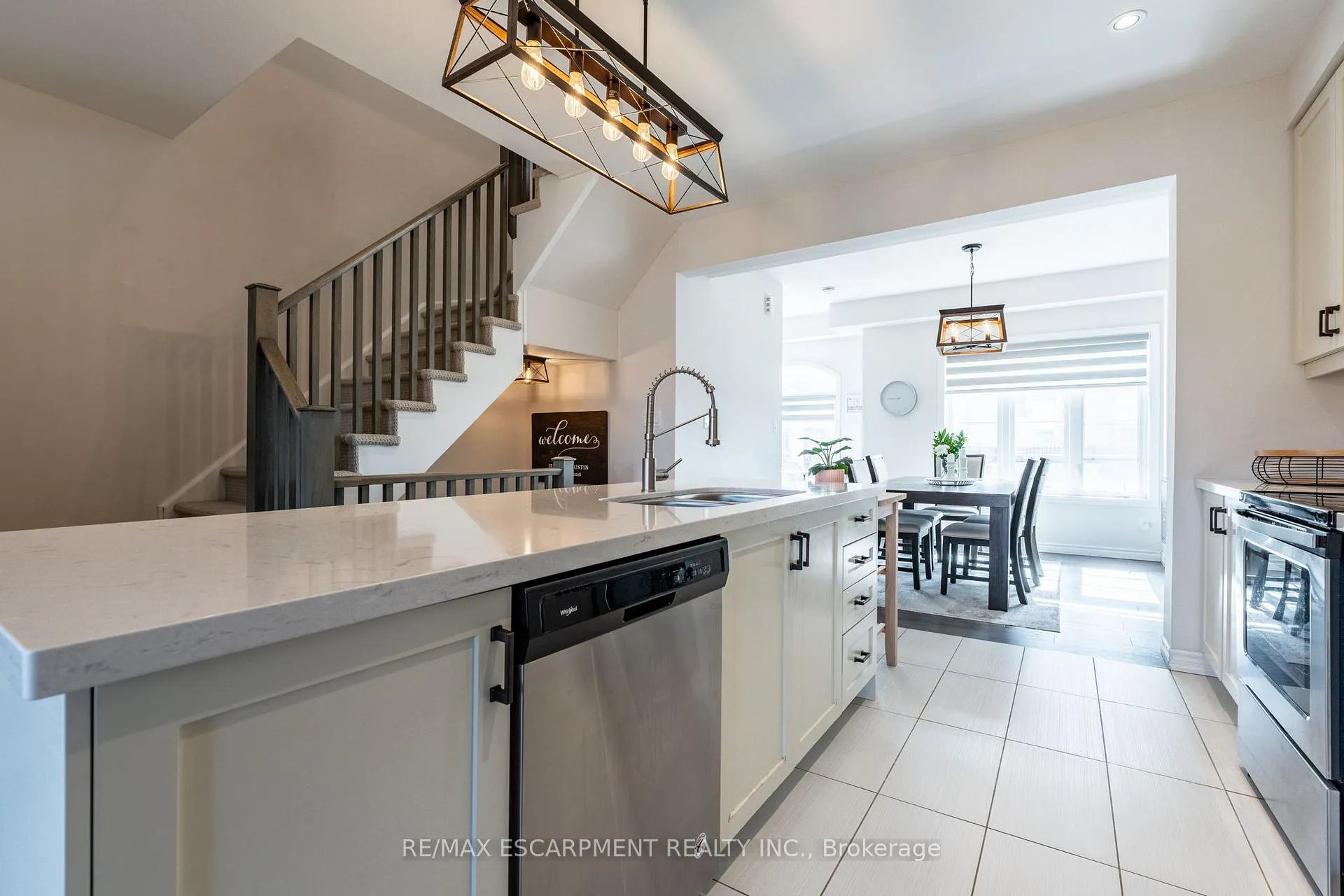 Photo 10 of 70 Borers Creek Circle, Hamilton, Waterdown — HOMEH