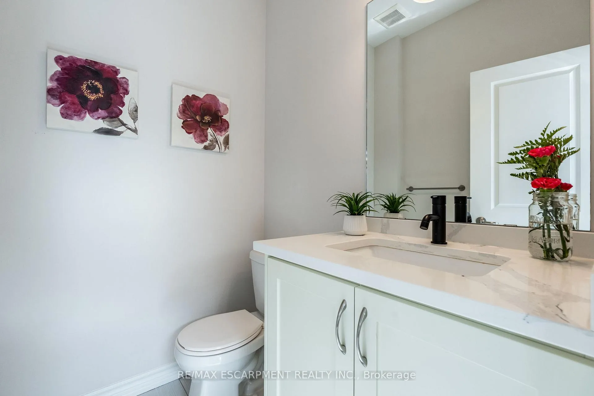 Photo 18 of 70 Borers Creek Circle, Hamilton, Waterdown — HOMEH