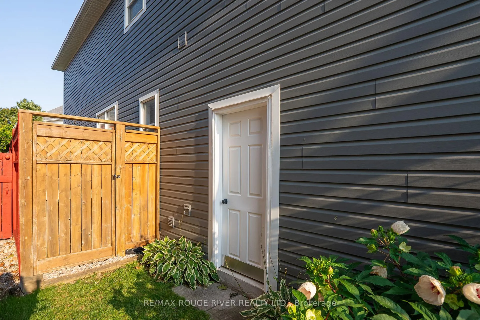 Photo 39 of 79 Watford Street, Whitby, Brooklin — HOMEH