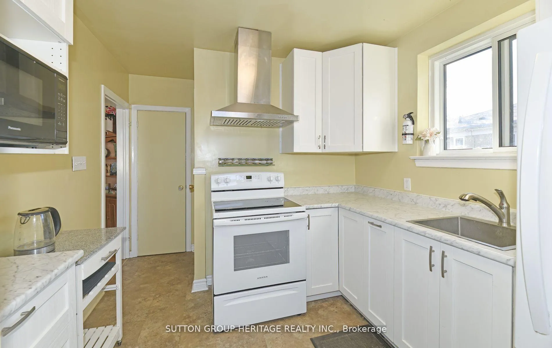 Photo 7 of 86 Burcher Road, Ajax, South East — HOMEH
