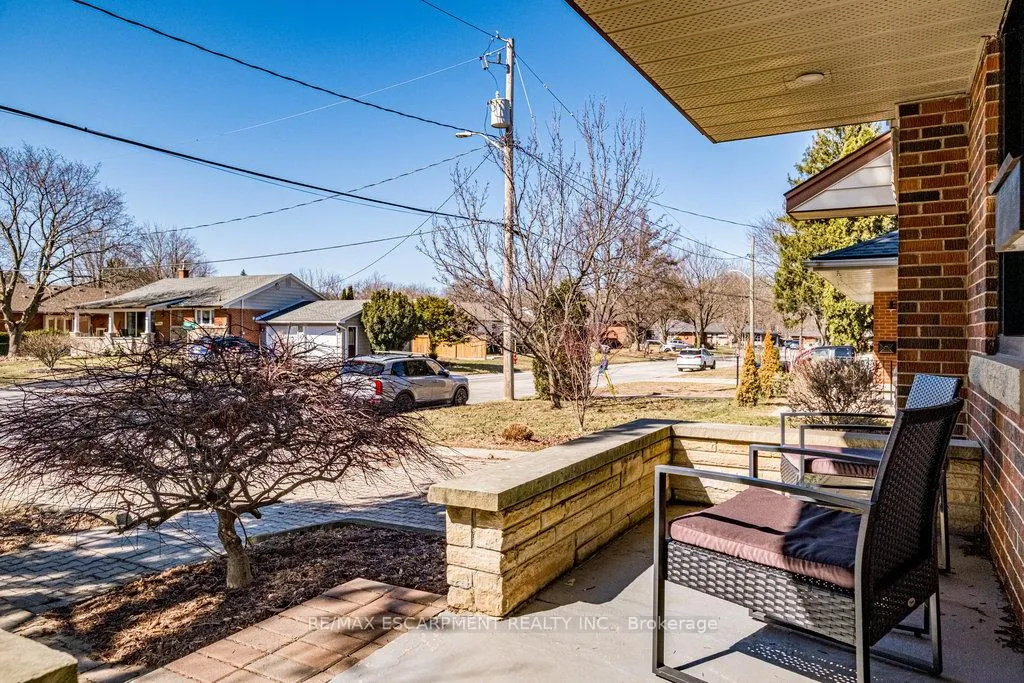 Photo 3 of 6 Shirley Street, Hamilton, Dundas — HOMEH