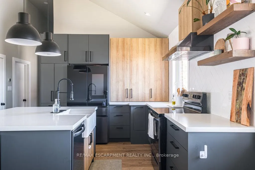 Photo 15 of 6 Shirley Street, Hamilton, Dundas — HOMEH