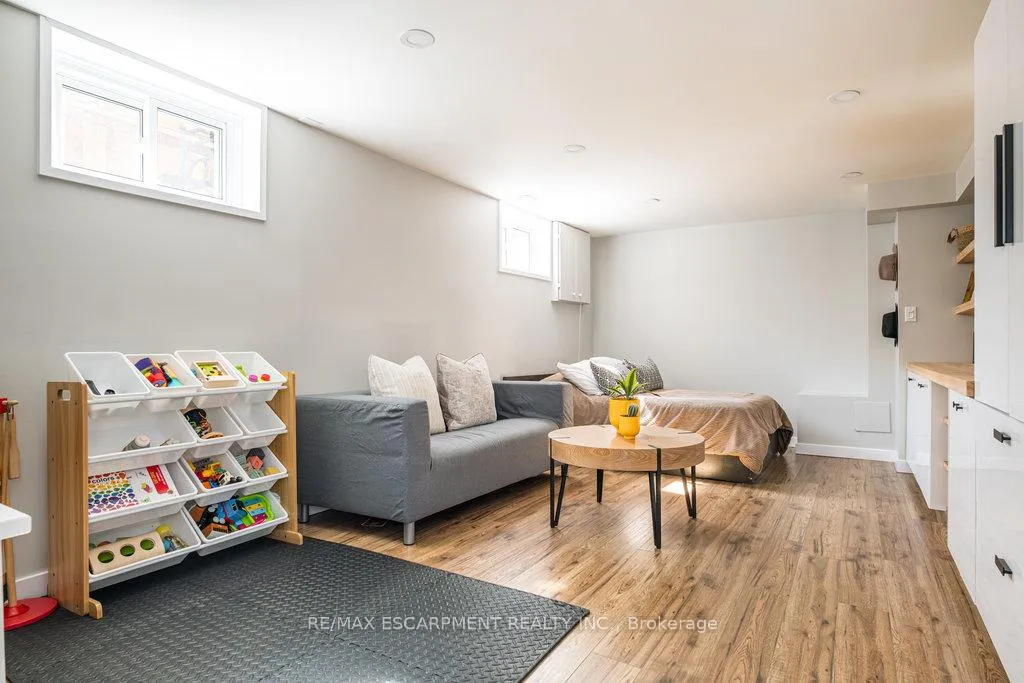 Photo 32 of 6 Shirley Street, Hamilton, Dundas — HOMEH