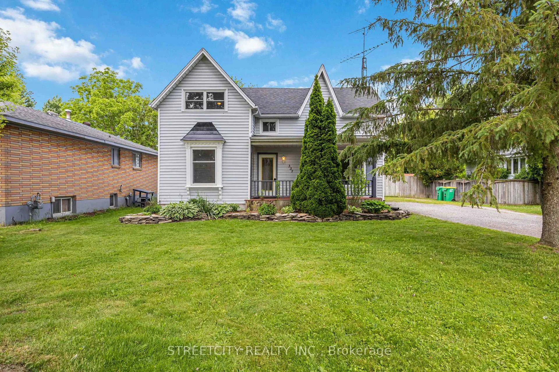 Photo 2 of 337 Eureka Street, Enniskillen, Petrolia — HOMEH
