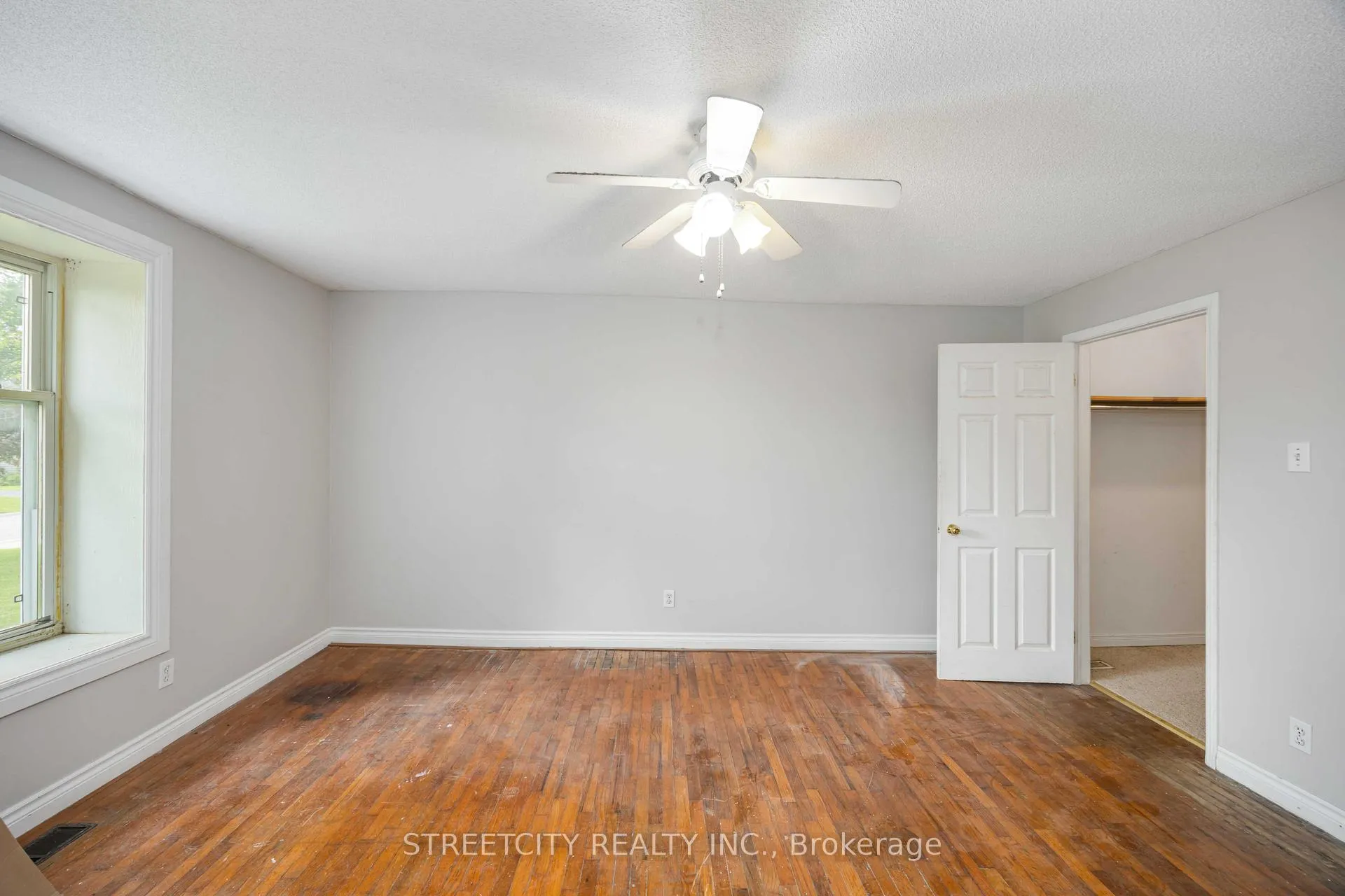 Photo 11 of 337 Eureka Street, Enniskillen, Petrolia — HOMEH