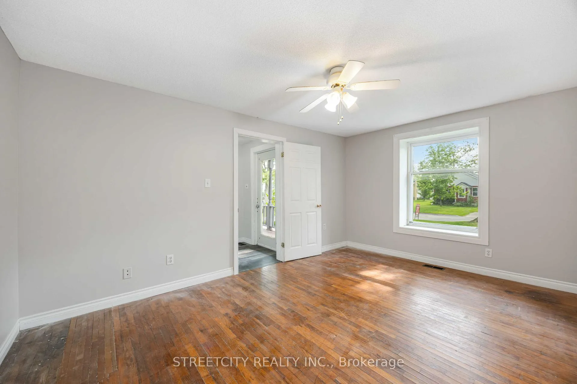 Photo 12 of 337 Eureka Street, Enniskillen, Petrolia — HOMEH