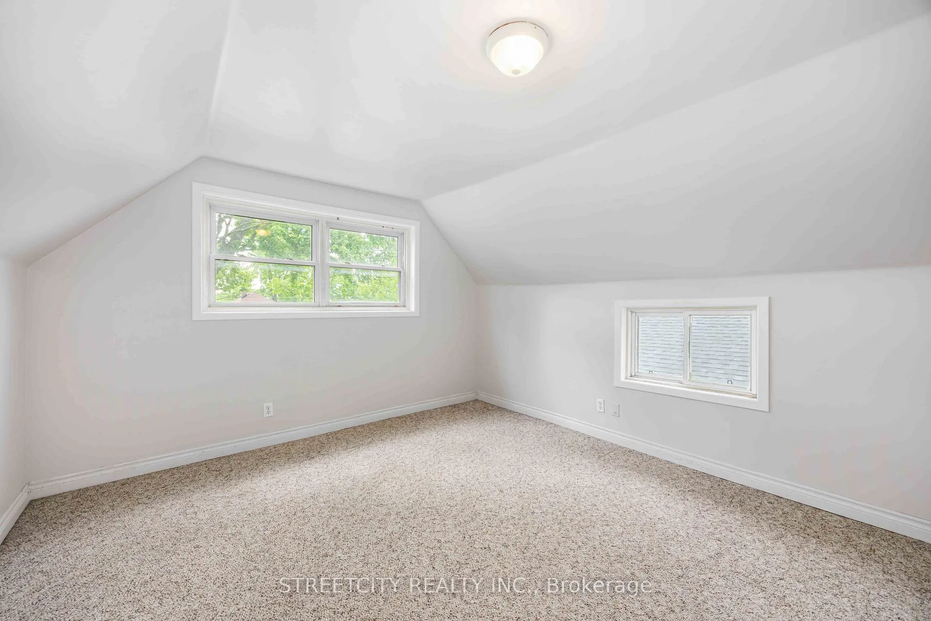 Photo 19 of 337 Eureka Street, Enniskillen, Petrolia — HOMEH
