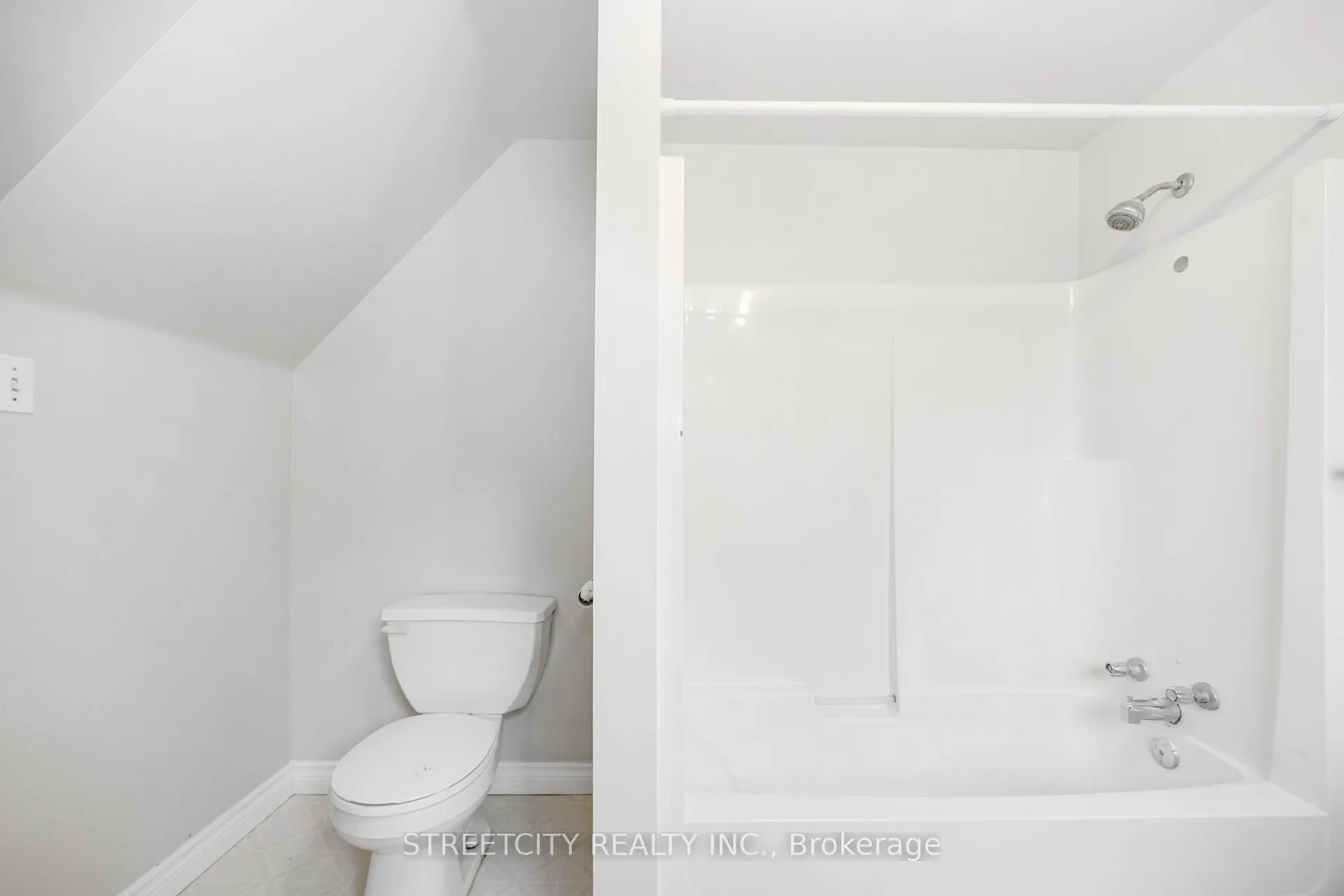 Photo 27 of 337 Eureka Street, Enniskillen, Petrolia — HOMEH