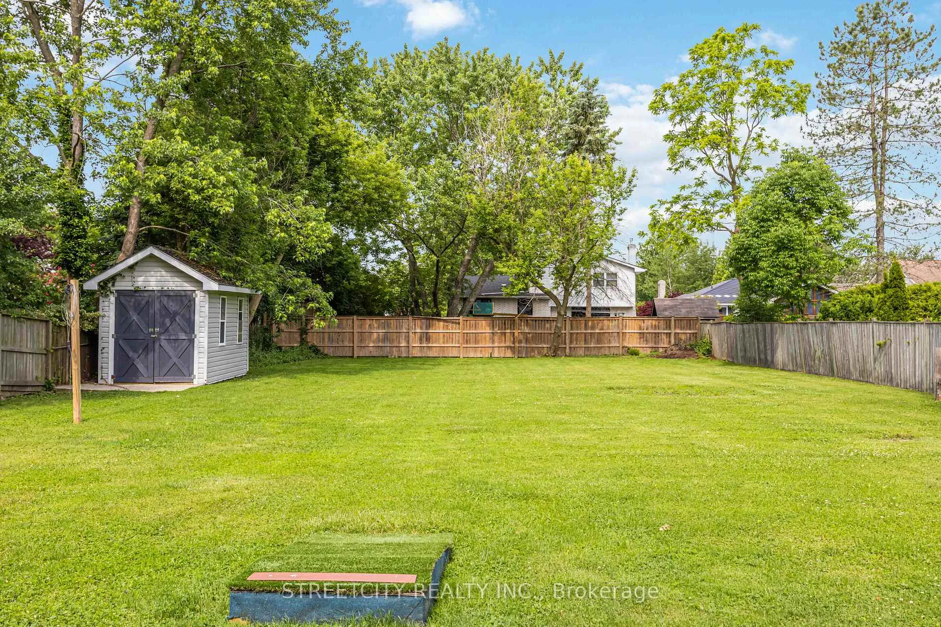 Photo 29 of 337 Eureka Street, Enniskillen, Petrolia — HOMEH