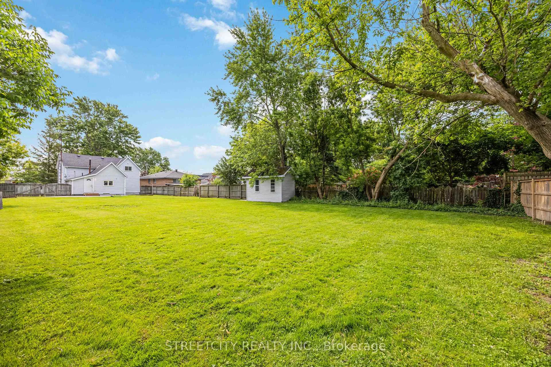Photo 31 of 337 Eureka Street, Enniskillen, Petrolia — HOMEH