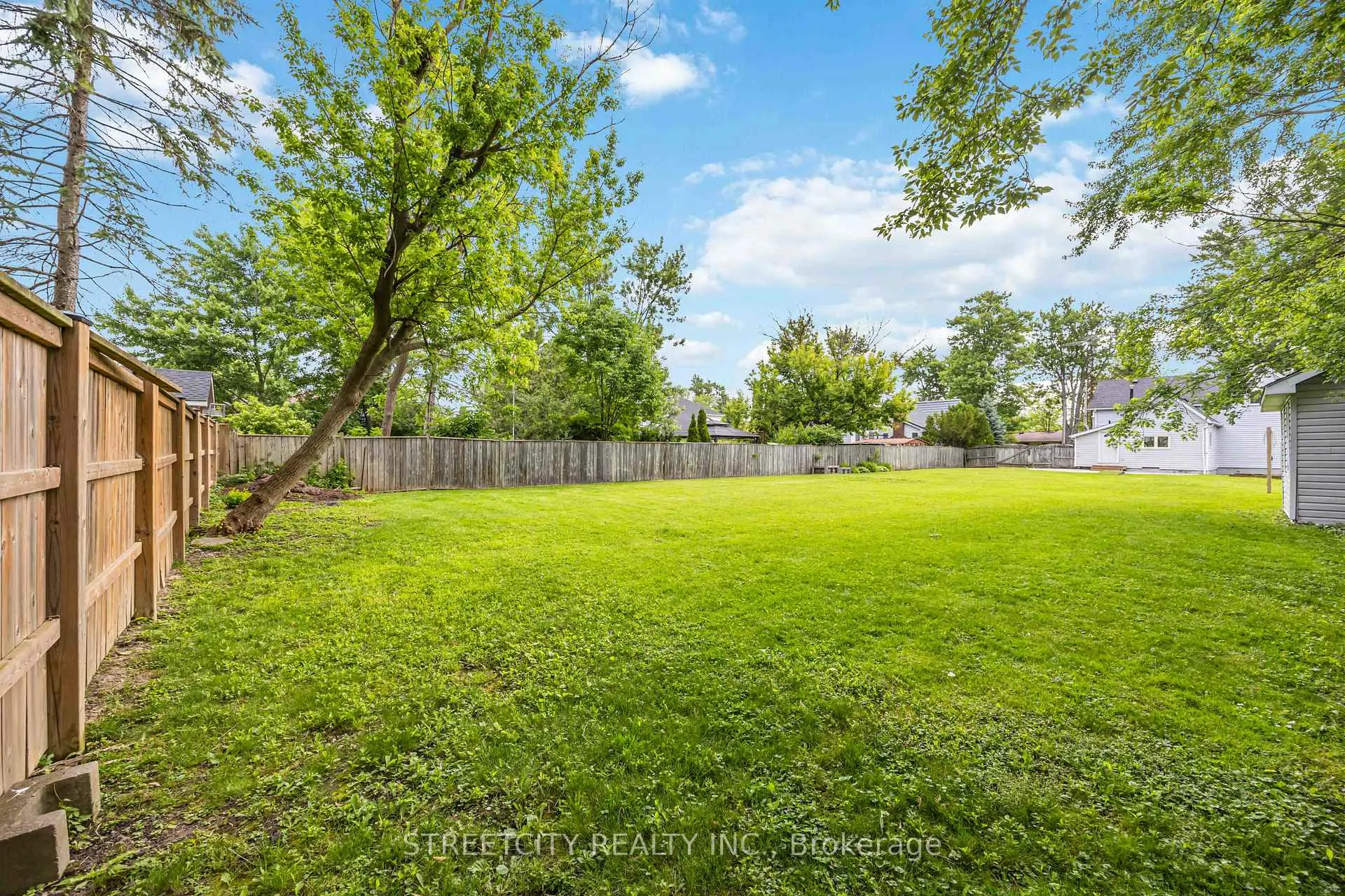 Photo 34 of 337 Eureka Street, Enniskillen, Petrolia — HOMEH