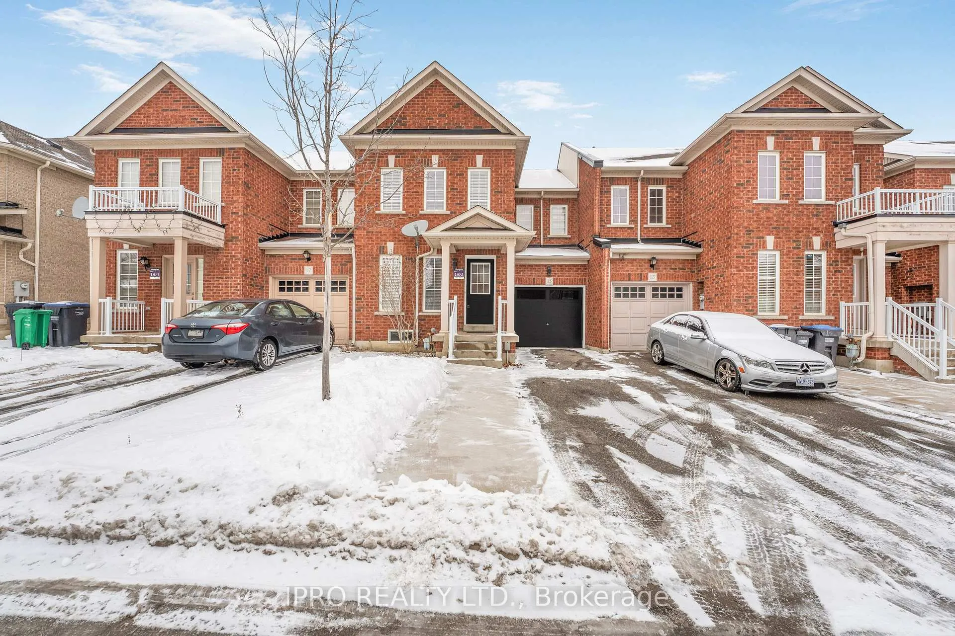 Photo 3 of 15 Coolwater Drive, Brampton, Sandringham-Wellington — HOMEH