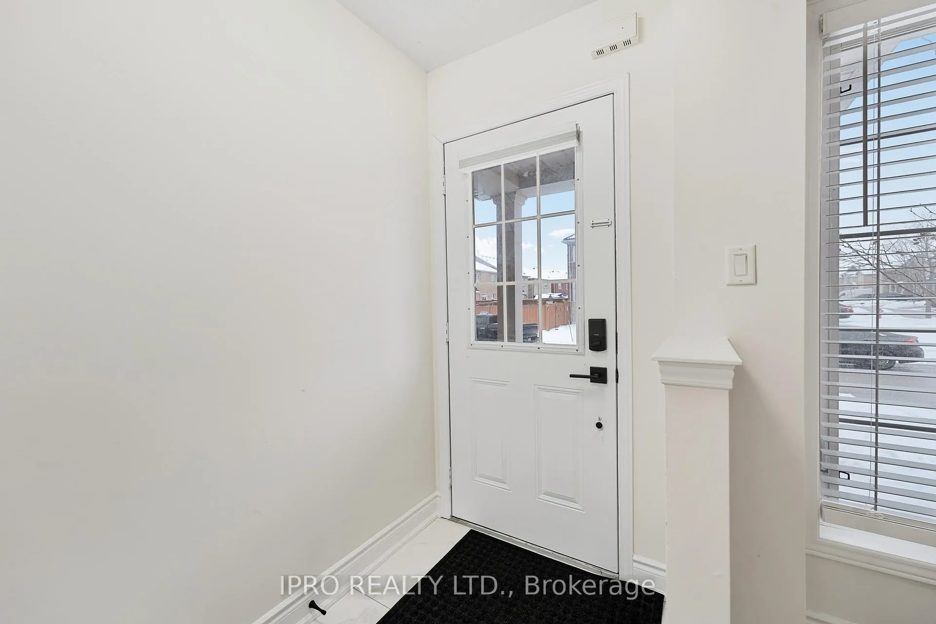 Photo 6 of 15 Coolwater Drive, Brampton, Sandringham-Wellington — HOMEH