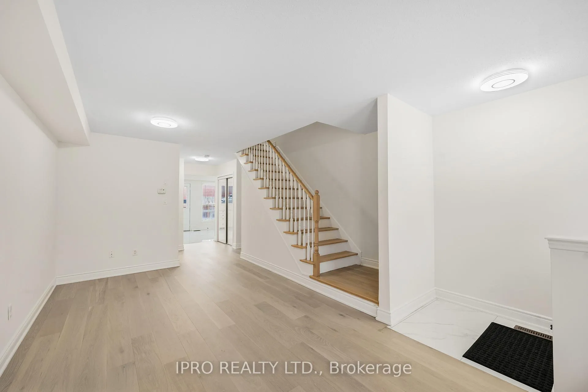 Photo 8 of 15 Coolwater Drive, Brampton, Sandringham-Wellington — HOMEH