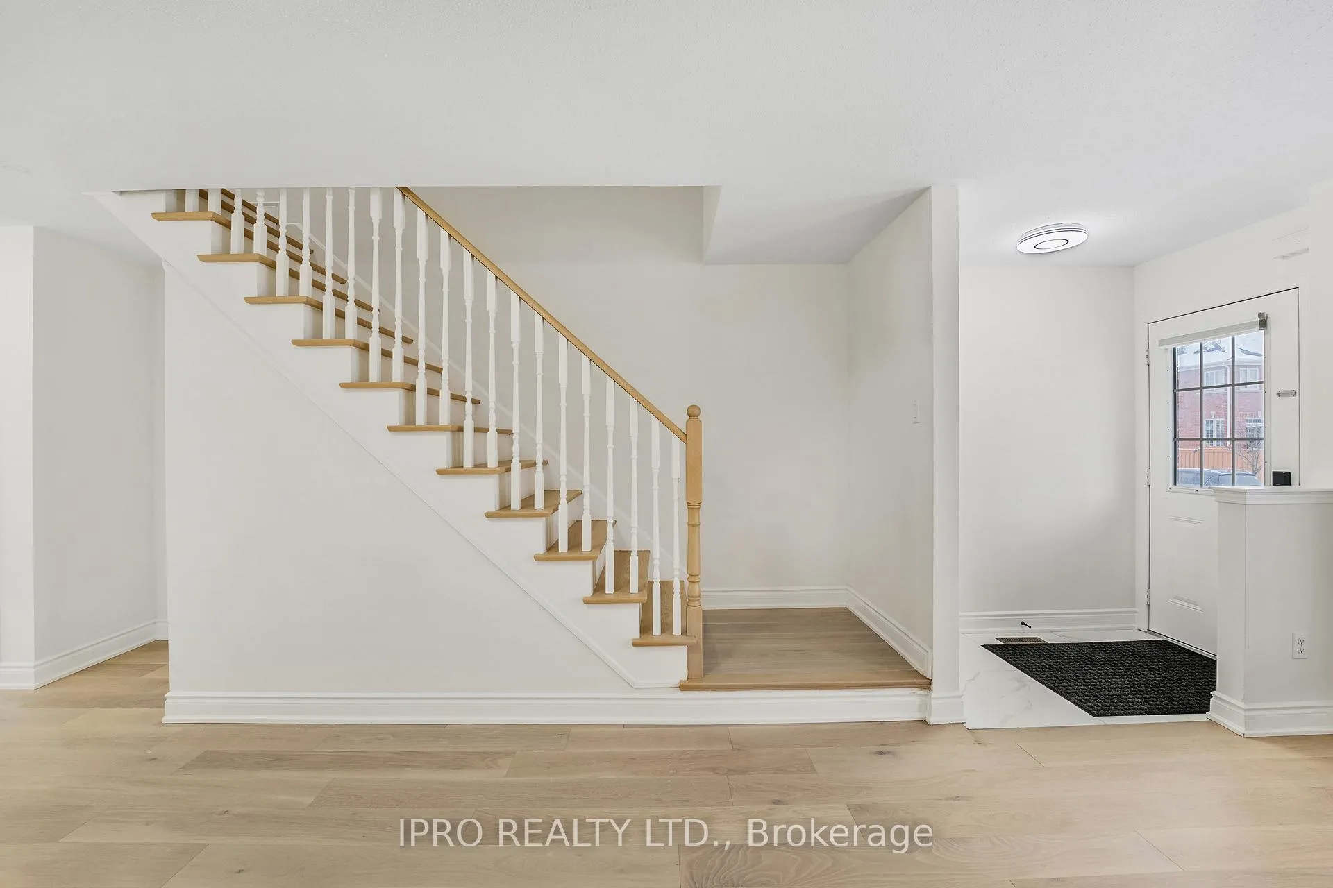 Photo 12 of 15 Coolwater Drive, Brampton, Sandringham-Wellington — HOMEH