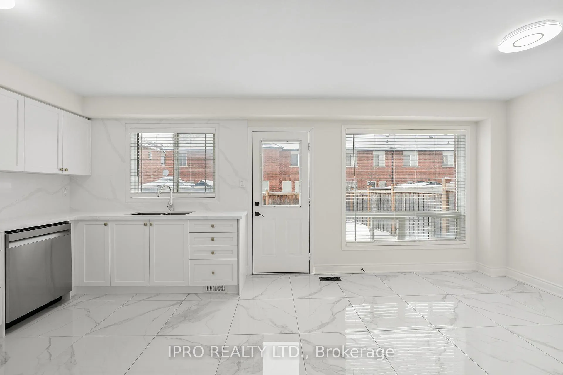 Photo 15 of 15 Coolwater Drive, Brampton, Sandringham-Wellington — HOMEH