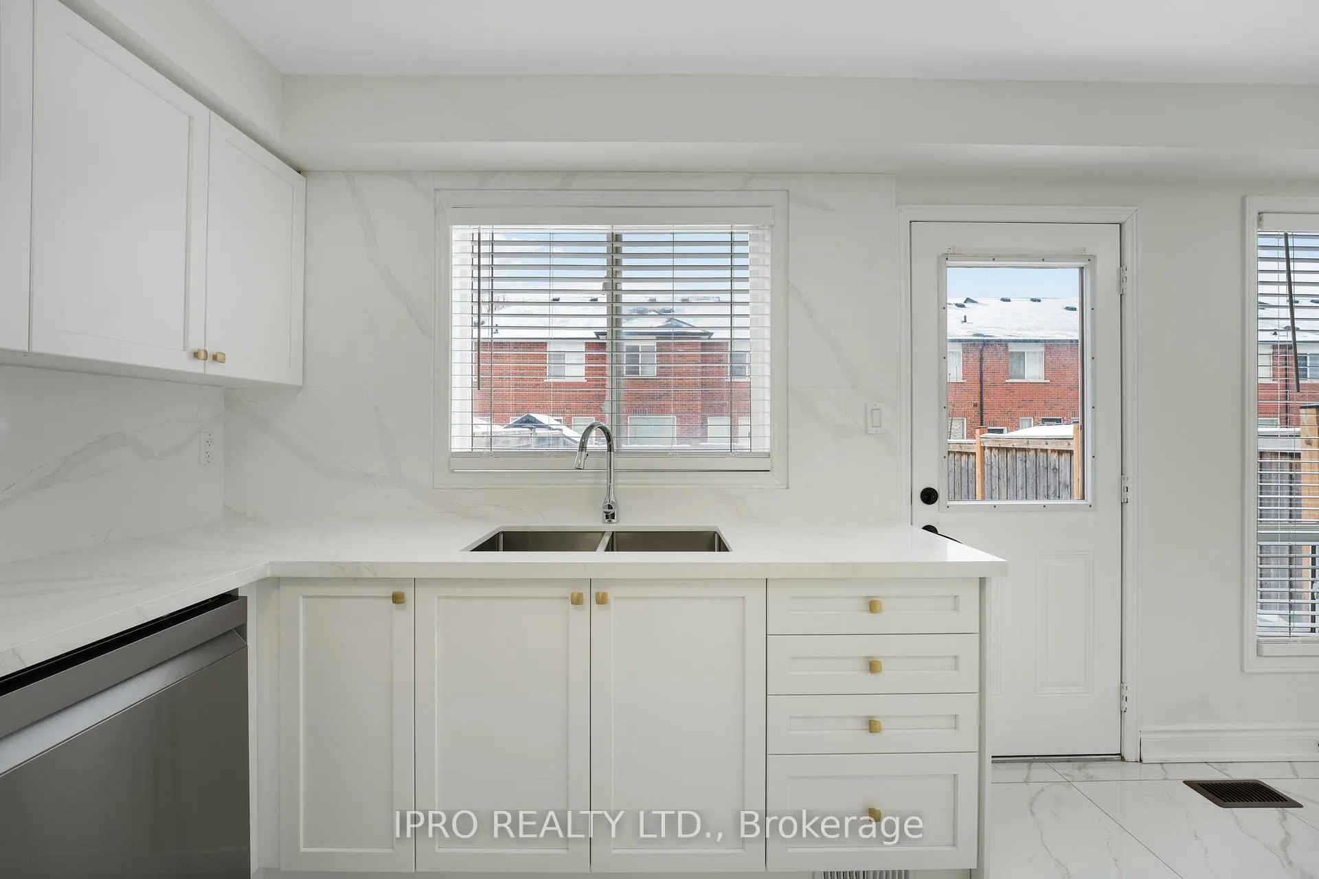 Photo 21 of 15 Coolwater Drive, Brampton, Sandringham-Wellington — HOMEH